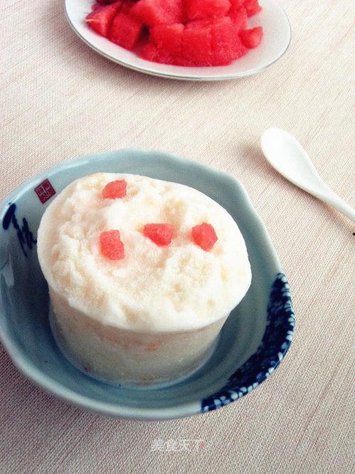 哈密瓜吃冰淇淋,夏日清凉新体验